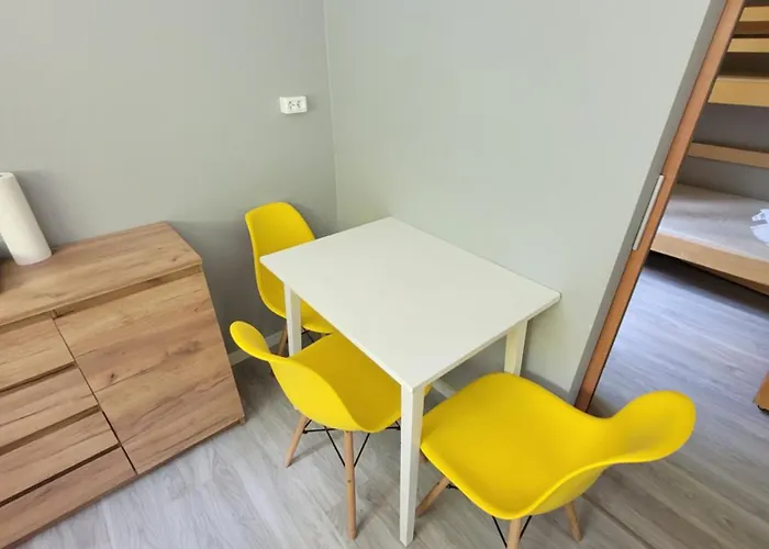 Lesny W Dolinie Symsarny *